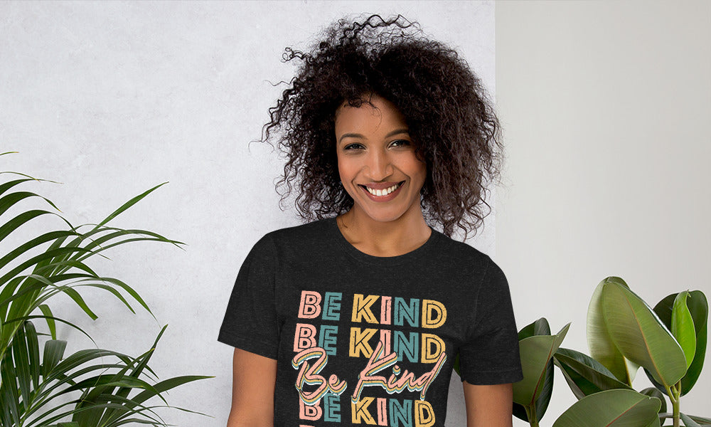 Ideal for sunny days, this t-shirt is a must-have with its distressed retro style 